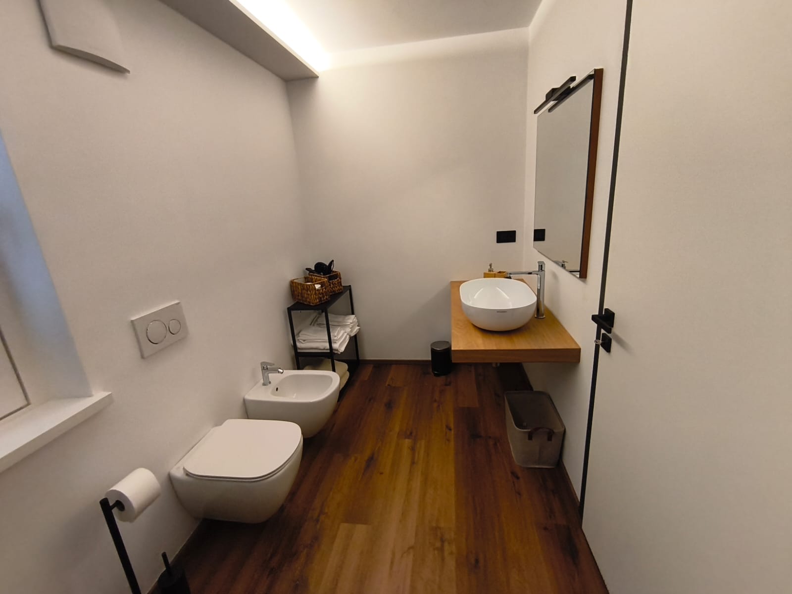 Bagno, dettaglio luminoso